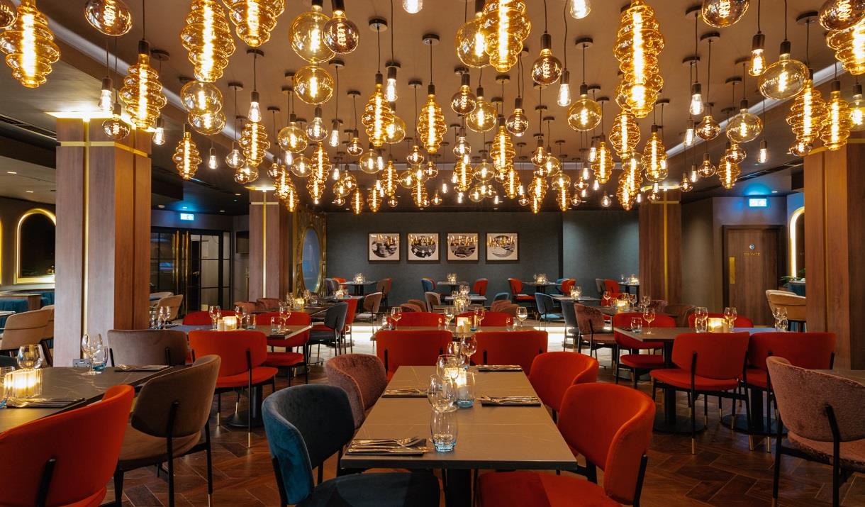 Bar der Goldene Platte